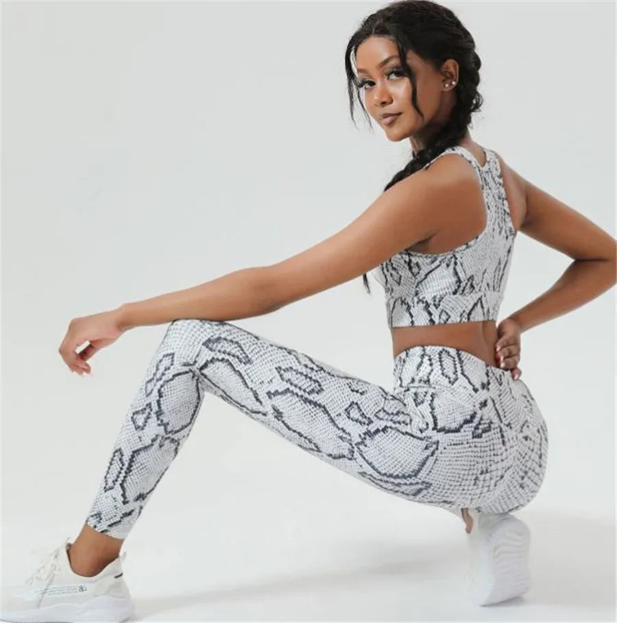 Women's Snake Print 2-Piece Activewear Set – Sports Bra & High-Waist Leggings Workout Outfit